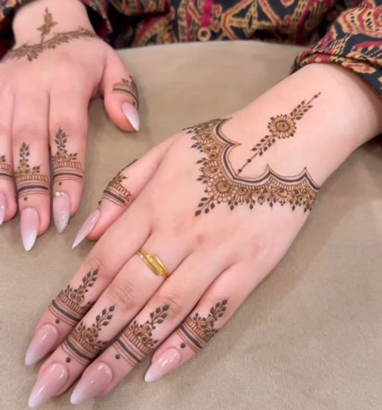 Finger Mehndi Design
