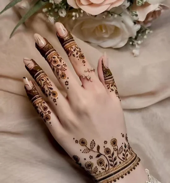Finger Mehndi Design