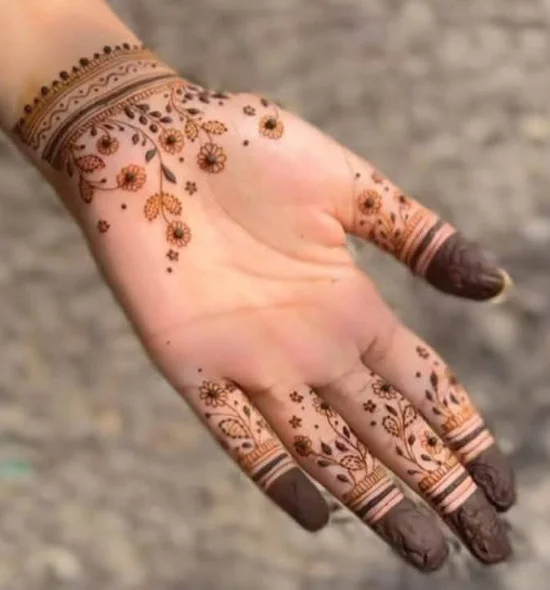 Finger Mehndi Design
