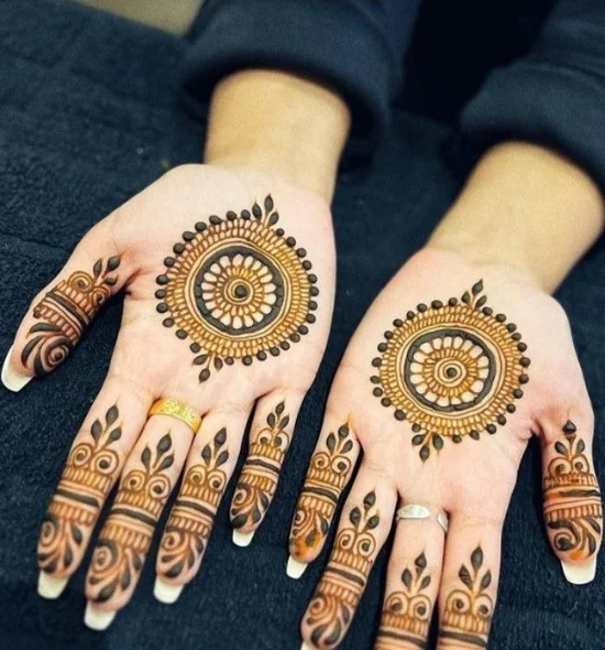 easy simple circle mehndi design