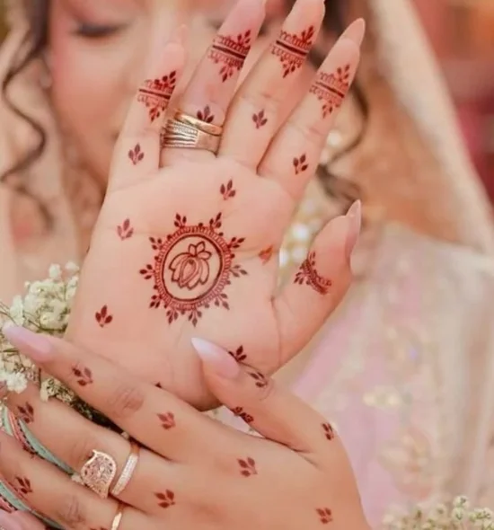 simple mehndi design photo
