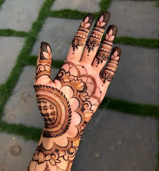 front hand simple mehndi design