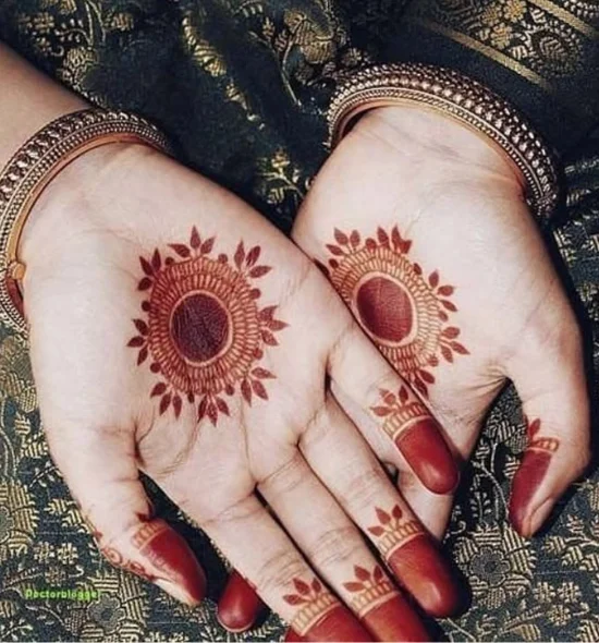 simple mehndi design photo
