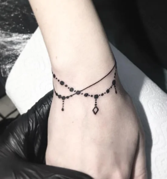 simple mehndi design photo