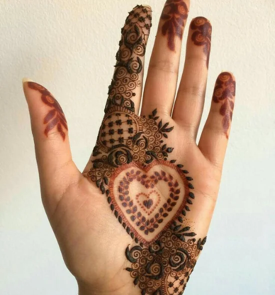 simple mehndi design photo