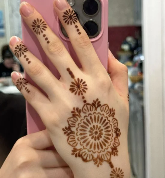 mehndi design simple